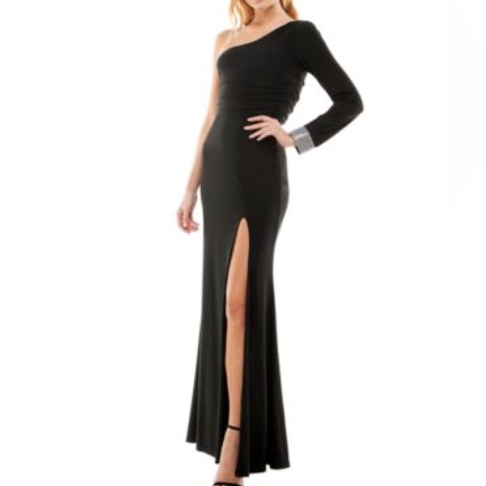 NWOT City Studio Black One-Shoulder Dress with Silver Accent.  SIZE junior XXS